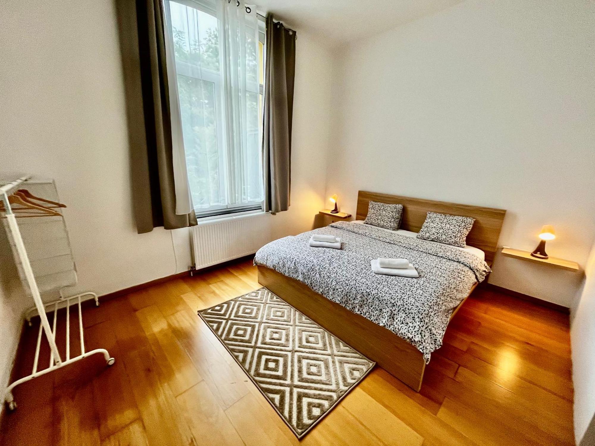 L&L Residence 1 Brussel Bagian luar foto